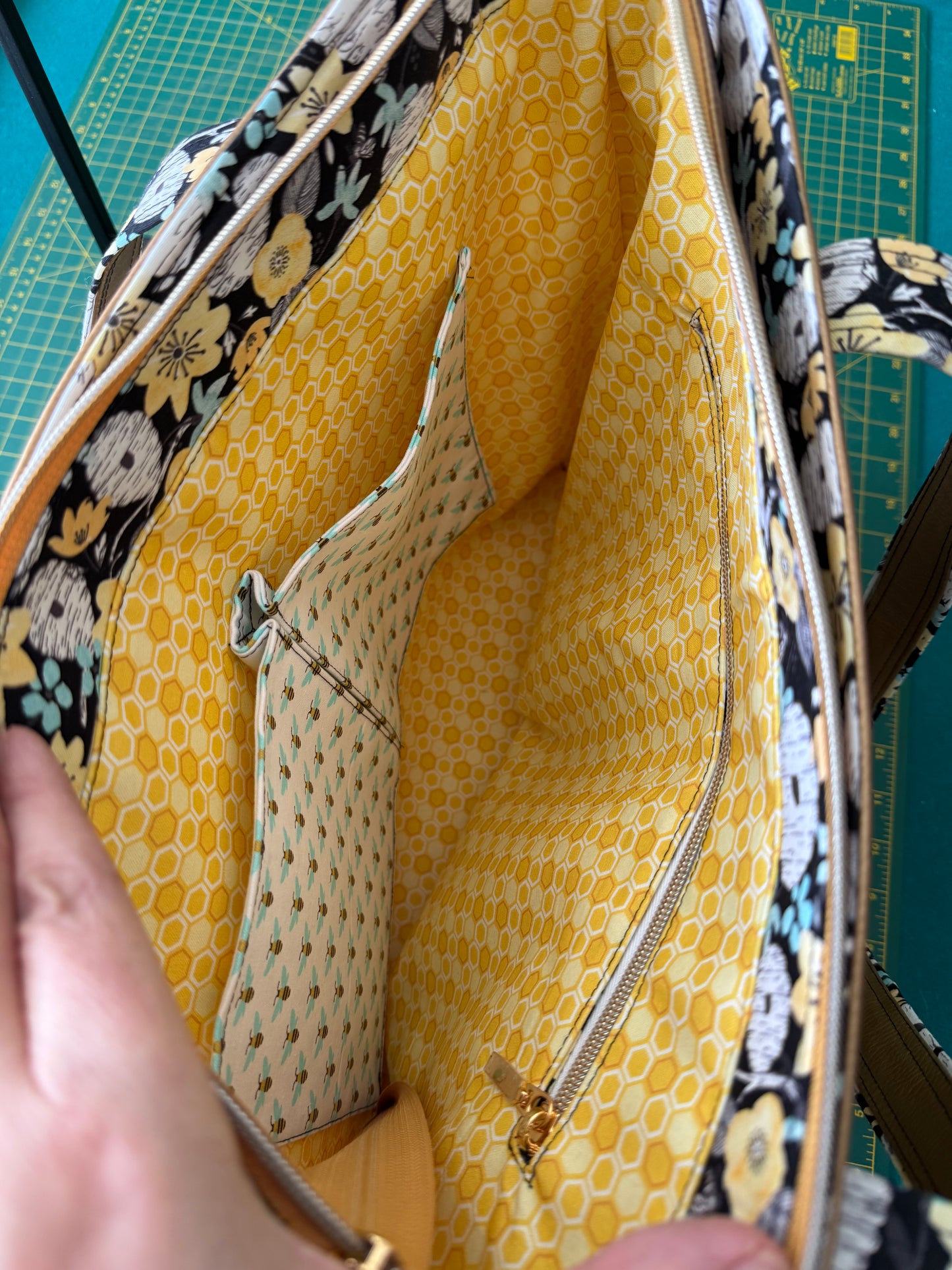 Minerva Shoulder Bag