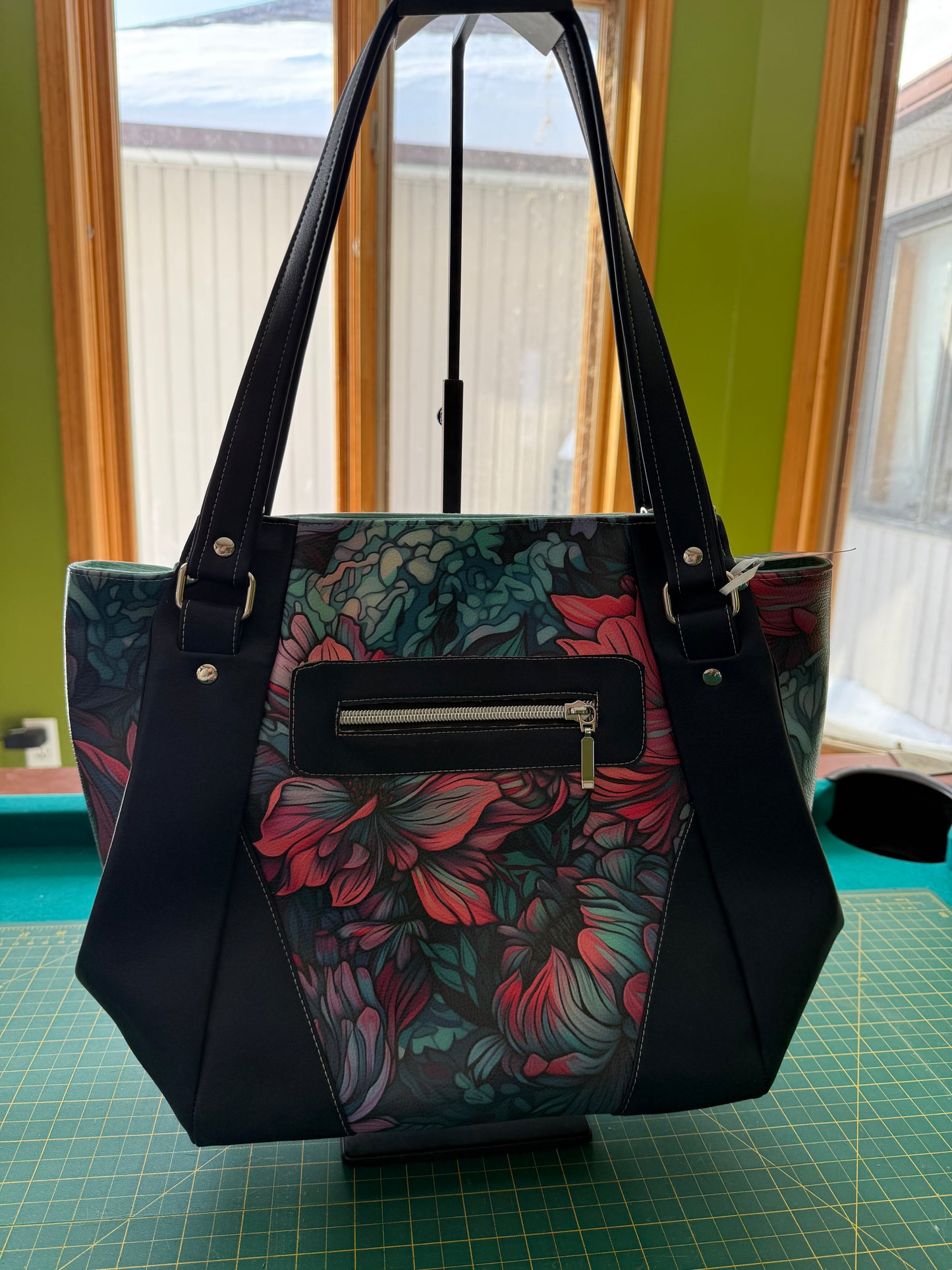 Samaren Shoulder Bag