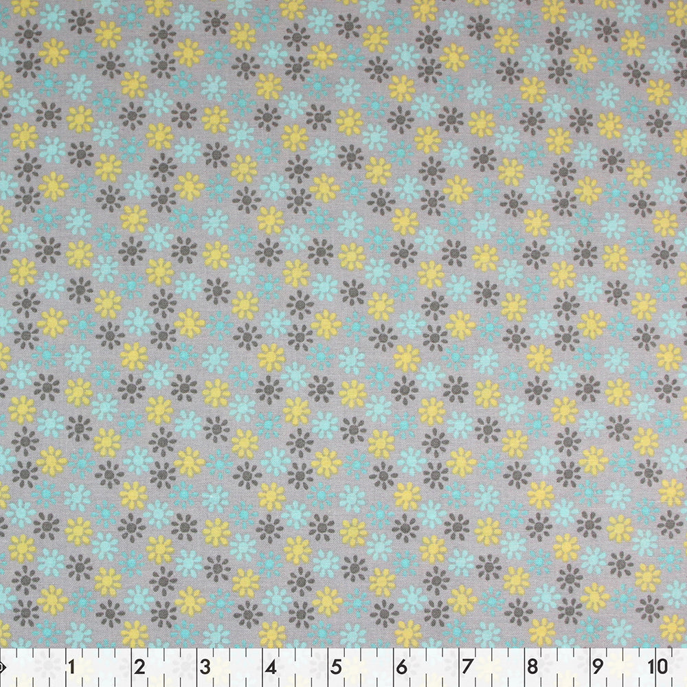 FABRIC CREATIONS Fat Quarter Pre-Cut Fabric - Lace Flower - 45 x 53cm (18in x 21in)
